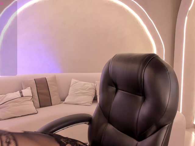 KylieJenkins live cam on BongaCams