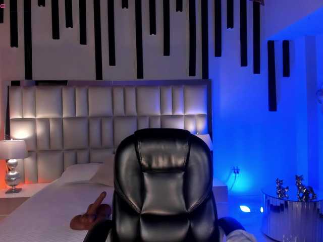 KylieJenkins live cam preview