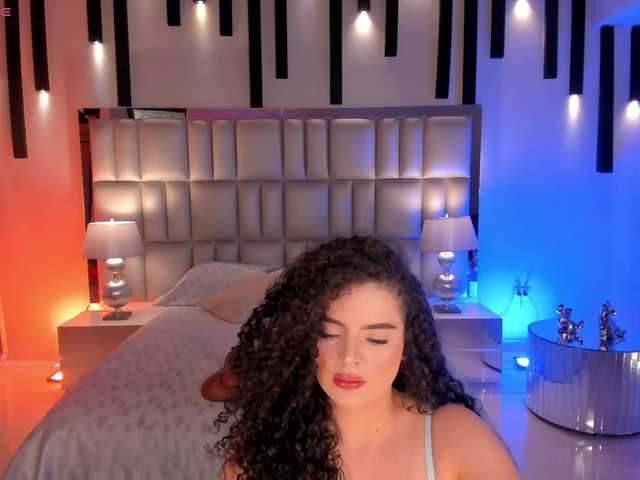 KylieJenkins live cam on BongaCams