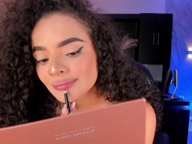 KylieJenkins live cam on BongaCams