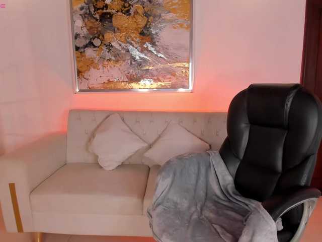 KylieJenkins live cam on BongaCams