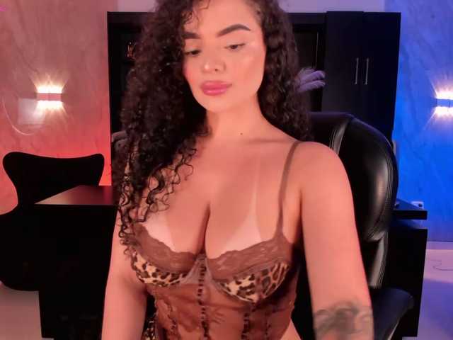 KylieJenkins live cam on BongaCams
