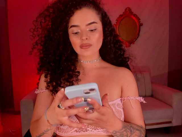 KylieJenkins live cam on BongaCams
