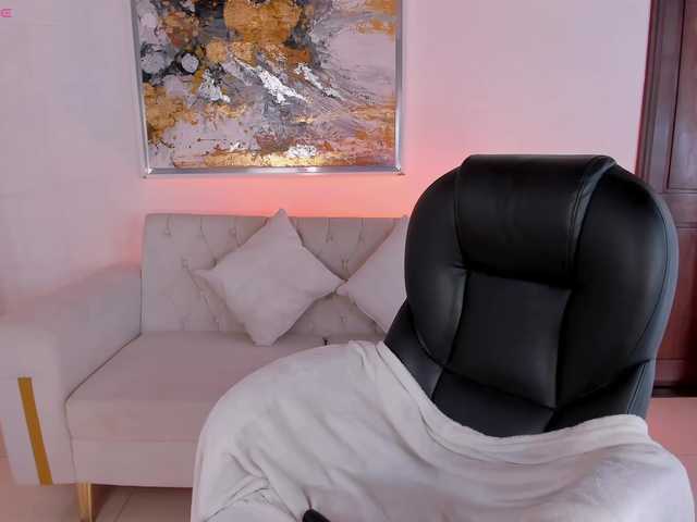 KylieJenkins live cam on BongaCams