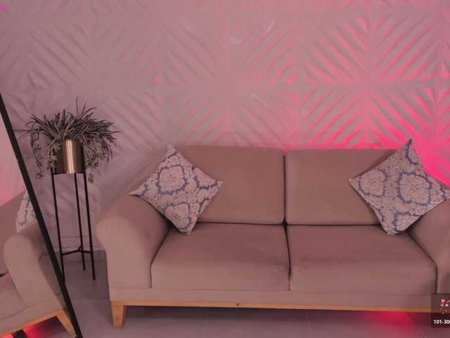 KylieJenkins live cam on BongaCams