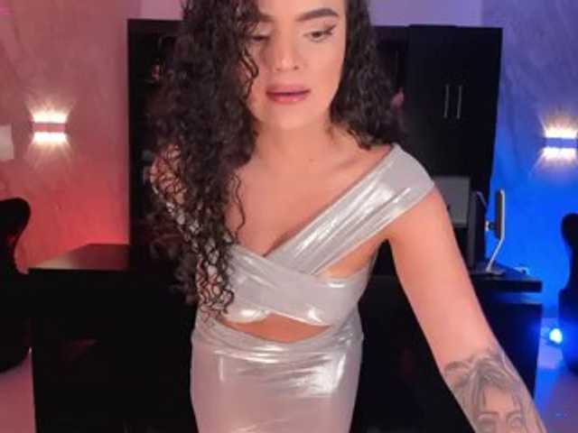 KylieJenkins live cam on BongaCams