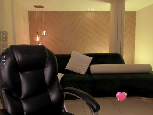 KylieJenkins live cam on BongaCams