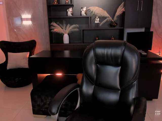 KylieJenkins live cam on BongaCams