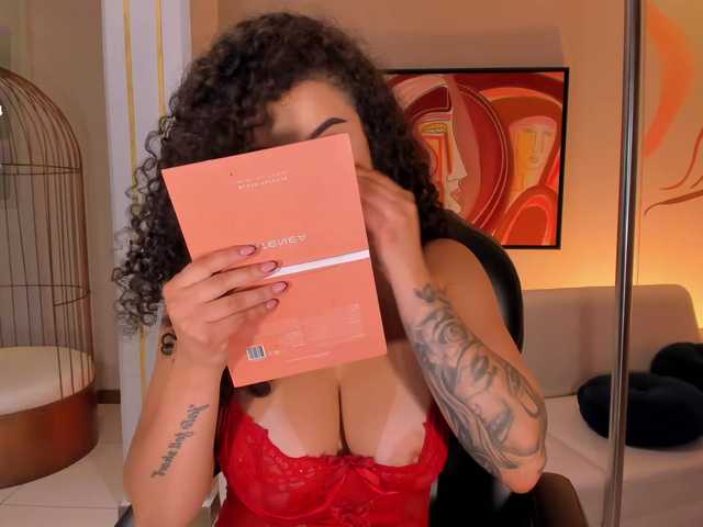 KylieJenkins live cam on BongaCams