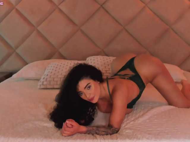 KylieJenkins live cam on BongaCams