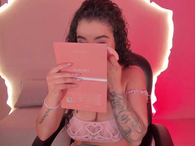 KylieJenkins live cam on BongaCams