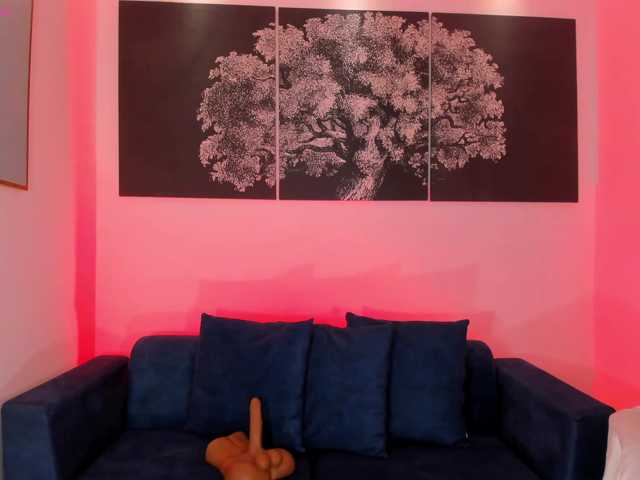 KylieJenkins live cam on BongaCams