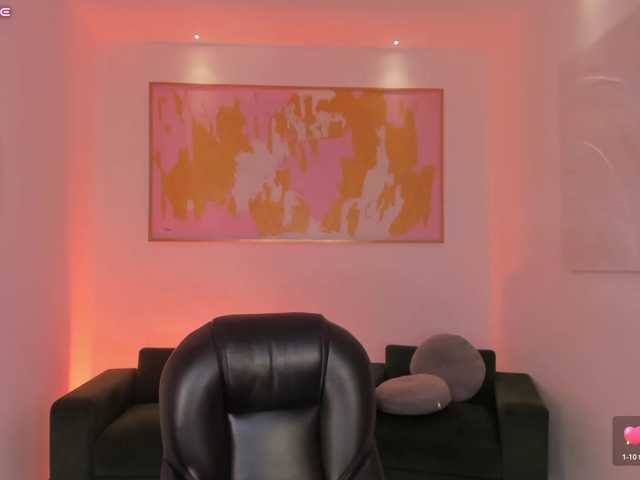 KylieJenkins live cam preview
