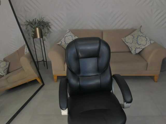 KylieJenkins live cam on BongaCams