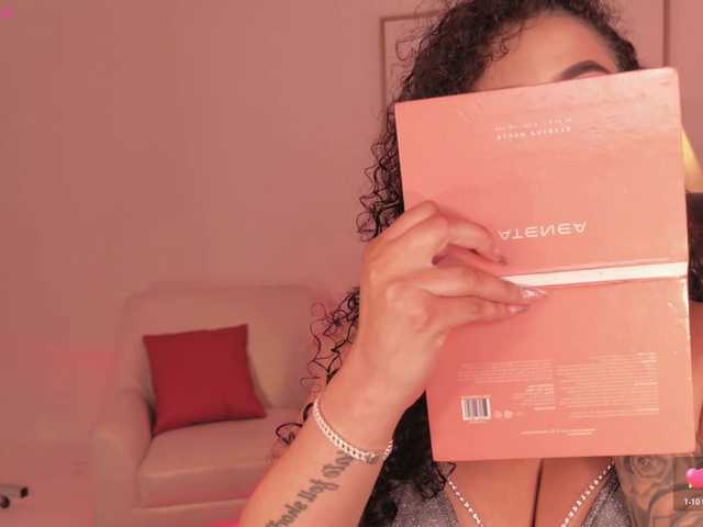 KylieJenkins live cam on BongaCams