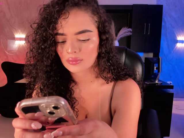 KylieJenkins live cam on BongaCams