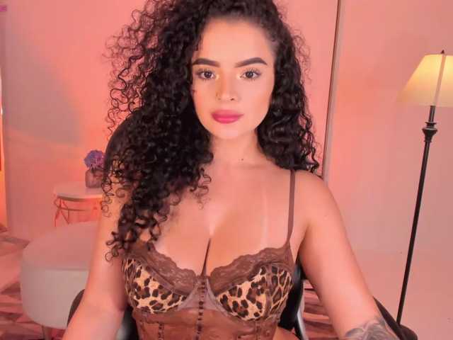 KylieJenkins live cam on BongaCams