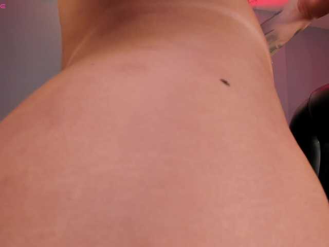 KylieJenkins live cam on BongaCams