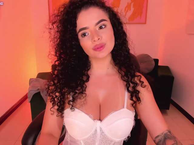KylieJenkins live cam on BongaCams