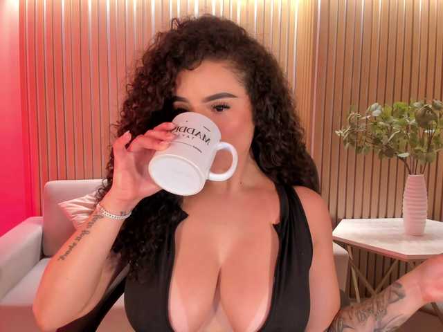 KylieJenkins live cam on BongaCams