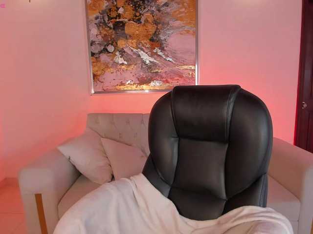KylieJenkins live cam on BongaCams