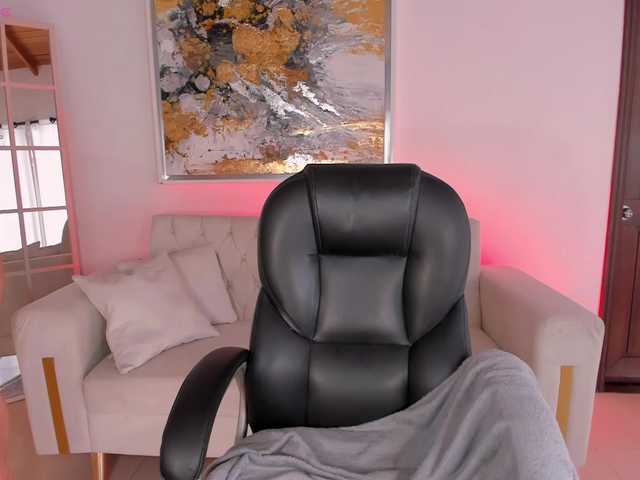 KylieJenkins live cam on BongaCams