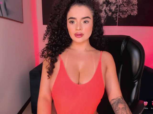KylieJenkins live cam on BongaCams