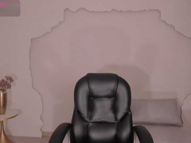 NatalieLewis live cam on BongaCams