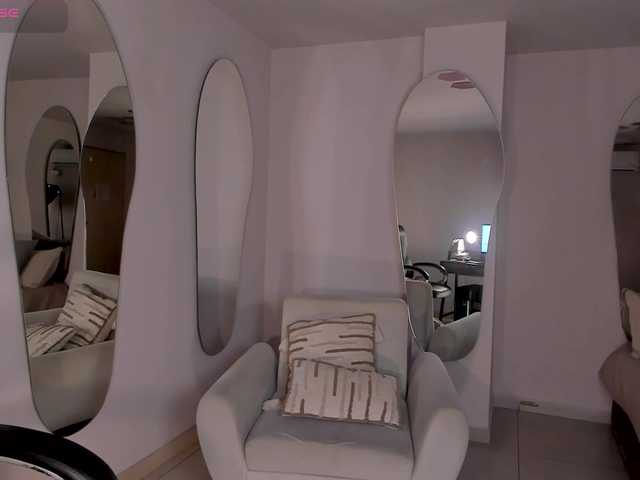 NatalieLewis live cam on BongaCams