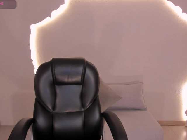 NatalieLewis live cam on BongaCams