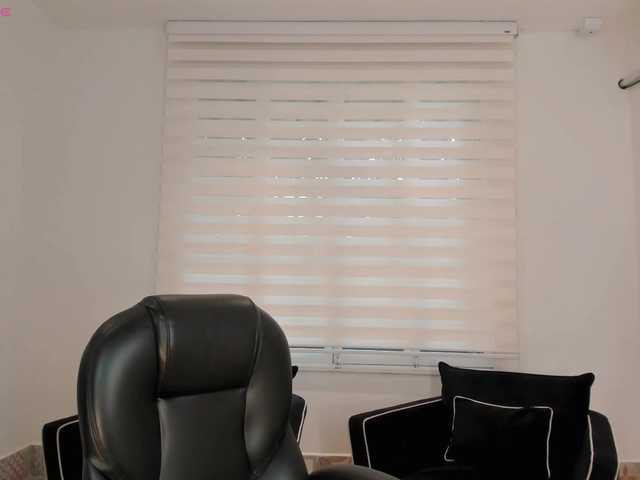 NatalieLewis live cam on BongaCams