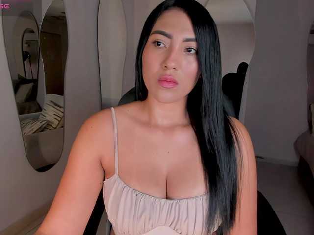 NatalieLewis live cam on BongaCams