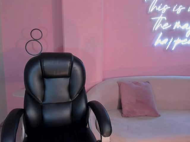 NatalieLewis live cam on BongaCams