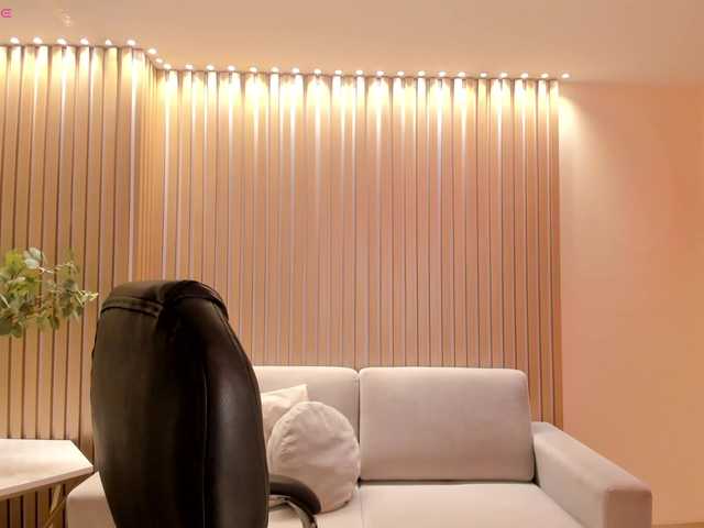 NatalieLewis live webcam show