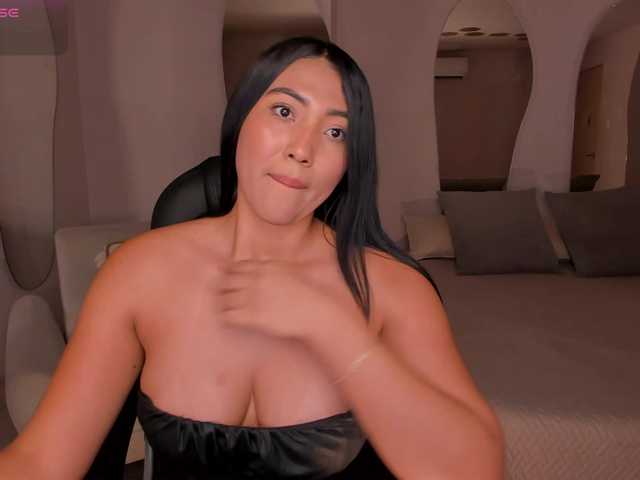 NatalieLewis live cam on BongaCams