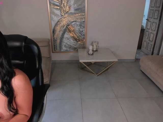 NatalieLewis live cam on BongaCams