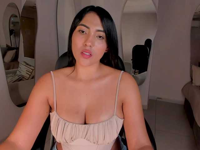 NatalieLewis live cam on BongaCams
