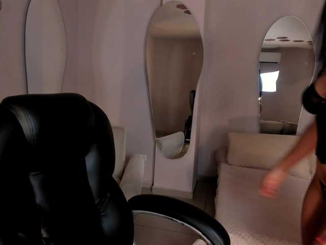 NatalieLewis live webcam show
