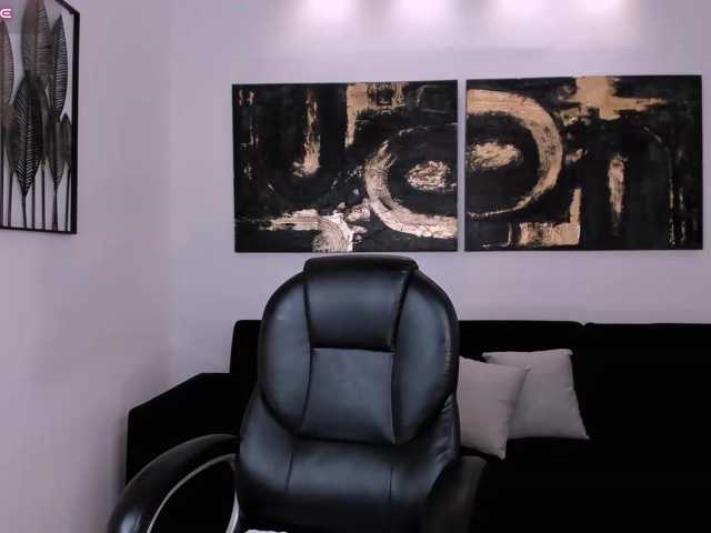 NatalieLewis live cam on BongaCams
