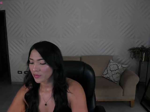 NatalieLewis live cam on BongaCams