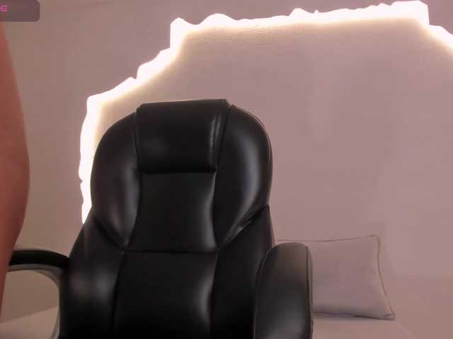 NatalieLewis live cam on BongaCams