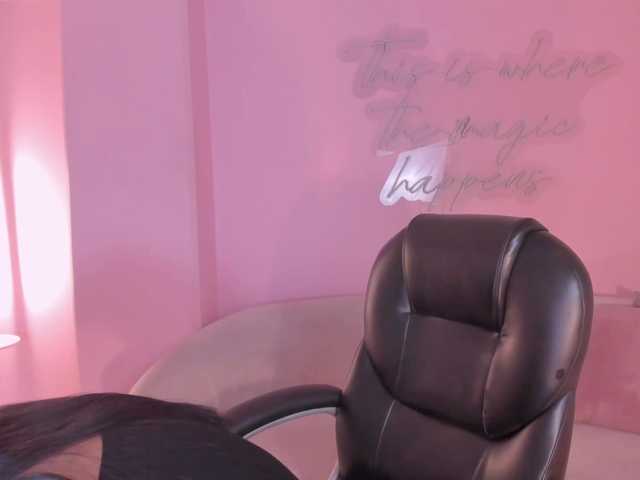 NatalieLewis's BongaCams show and profile