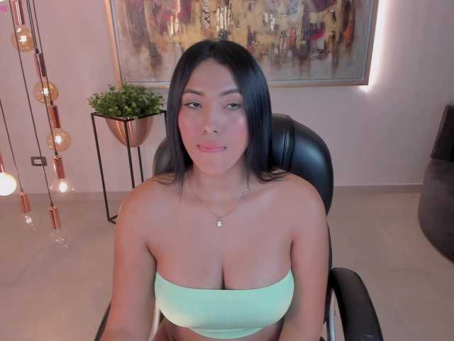 NatalieLewis live cam on BongaCams