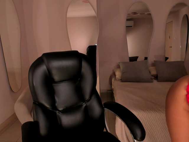 NatalieLewis live webcam show
