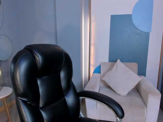 NatalieLewis live cam on BongaCams