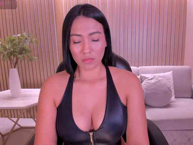 NatalieLewis webcam