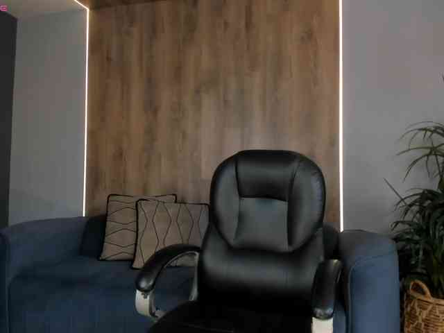 NatalieLewis webcam