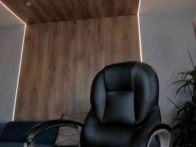 NatalieLewis webcam