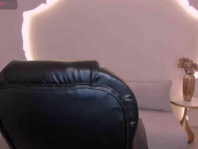 NatalieLewis webcam