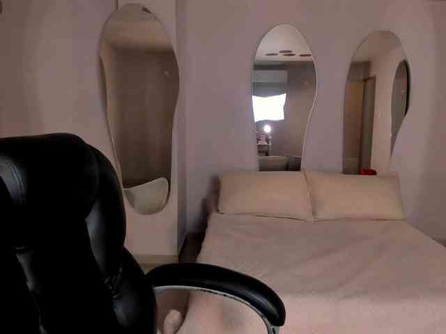 NatalieLewis webcam